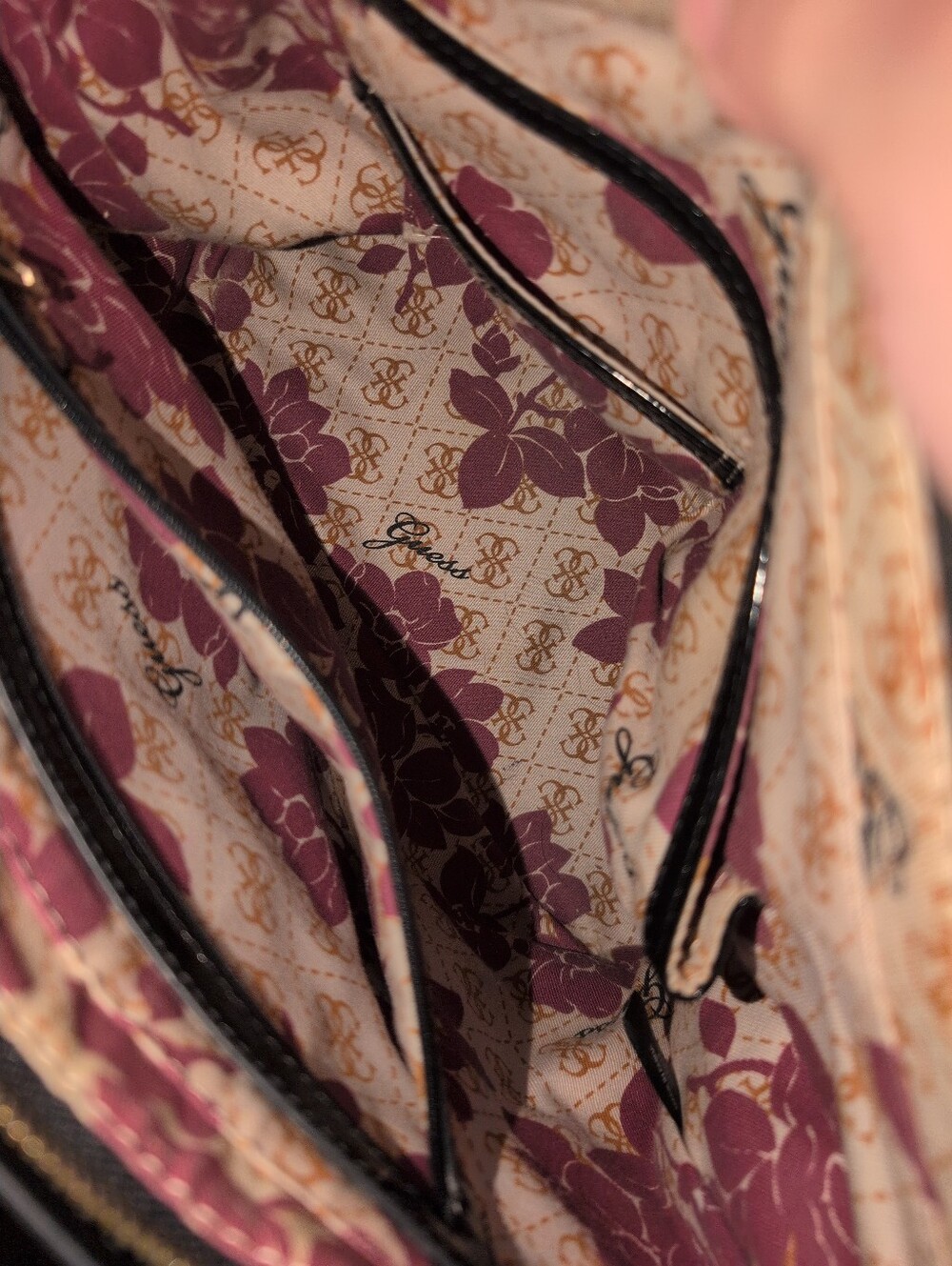 Guess Purse - Picture 8 of 10